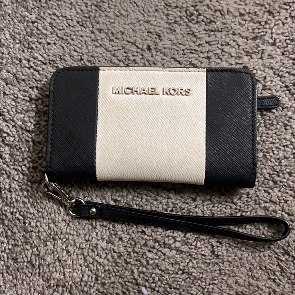 COPY - black and white michael kors wallet